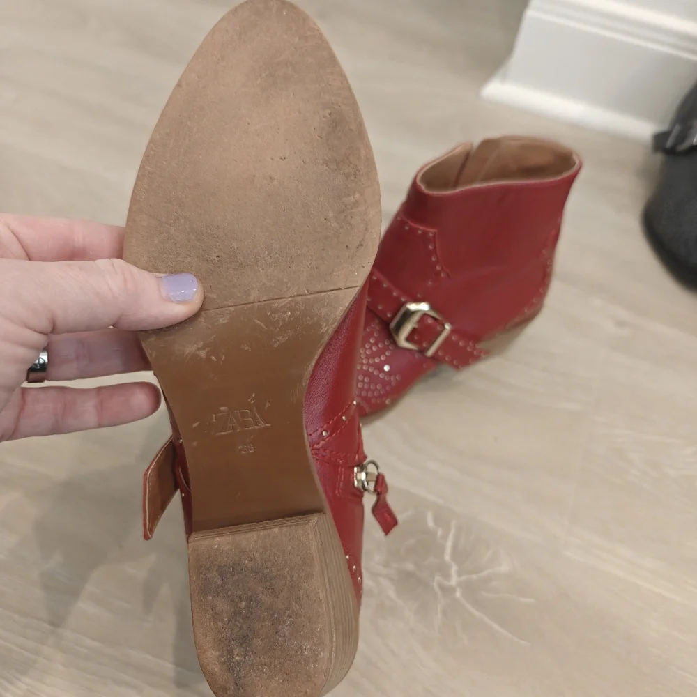 ZARA Boots || Size 39 - Picture 2 of 2
